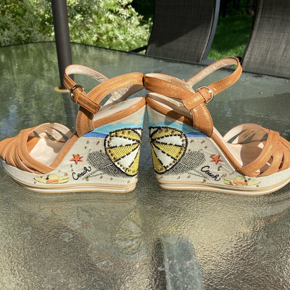 Coach high-heeled beach scene sandals